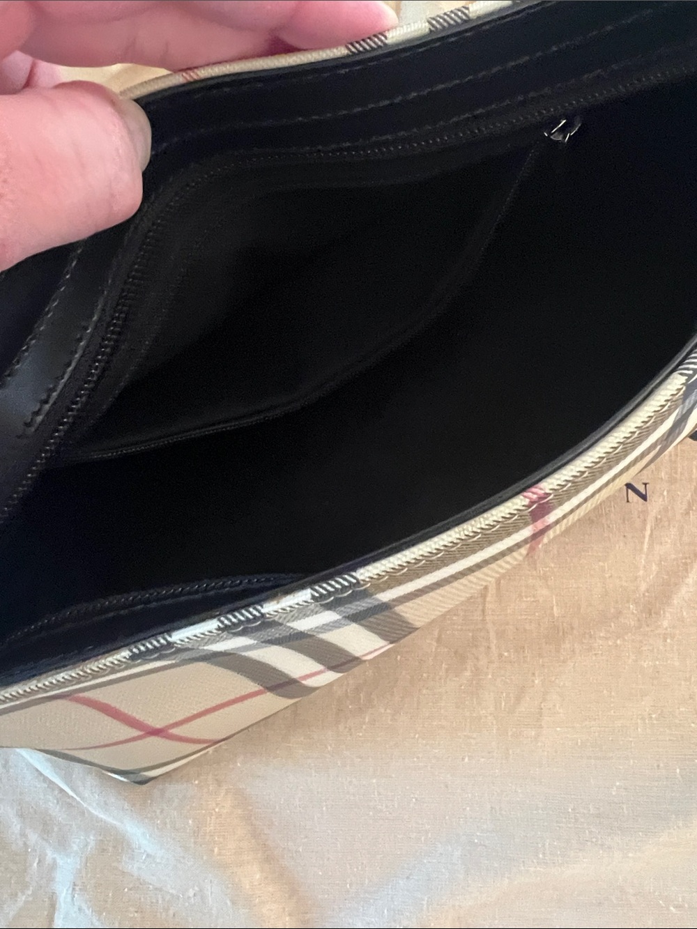 Burberry Beige Nova Check Shoulder Bag with Black Strap - Picture 3 of 8